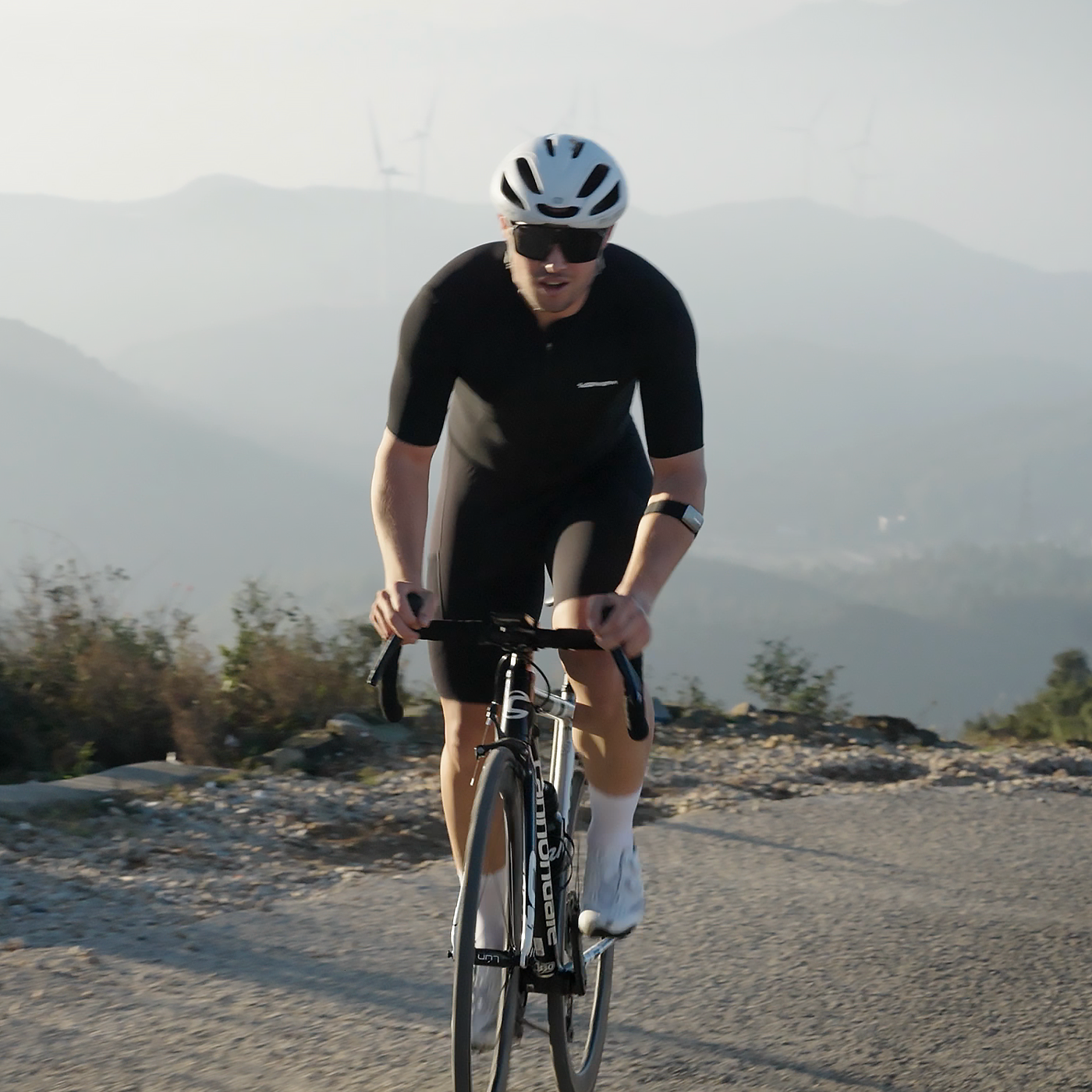 Ciclocomputador inteligente con GPS Magene C606